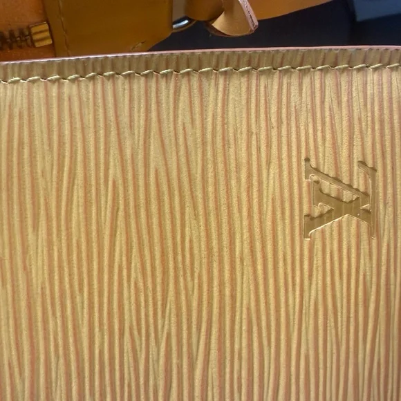 Louis Vuitton Yellow Pochette Accessoires Epi Leather - Picture 13 of 14